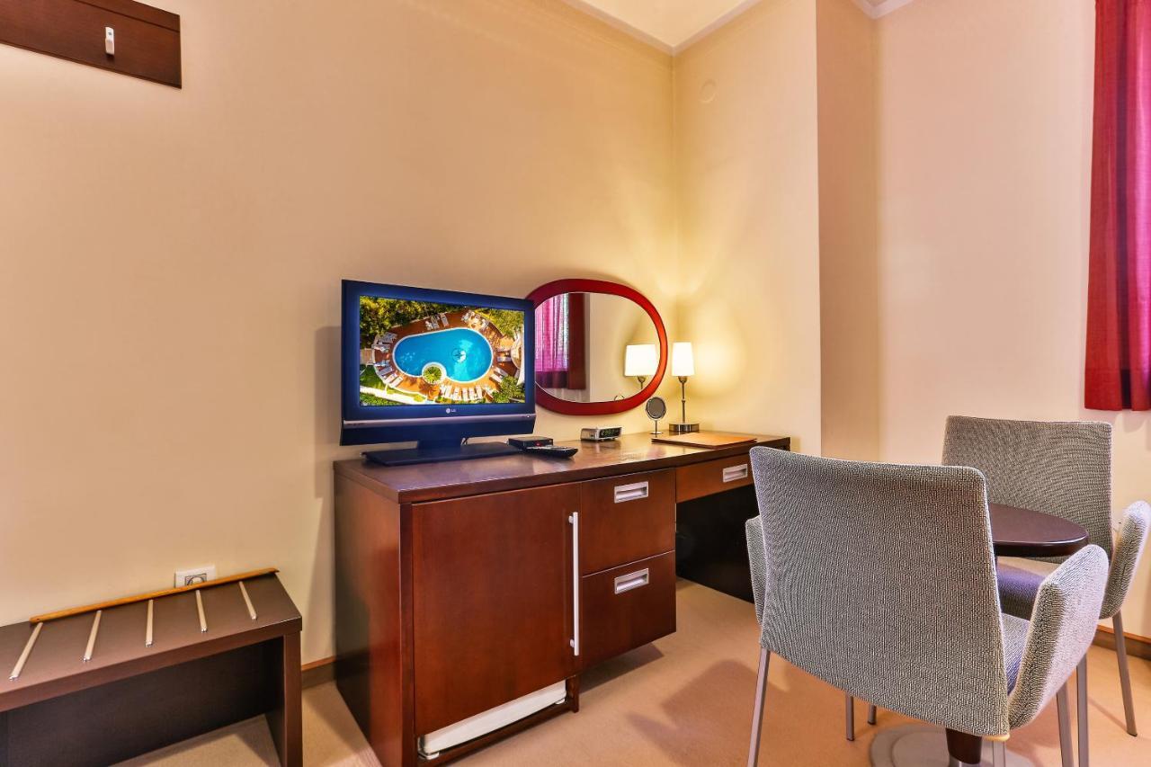 Max Prestige 4* Budva